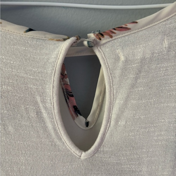 Maurice’s Plus Size 1 Blouse Cream, Floral, Ruffle - Picture 3 of 6